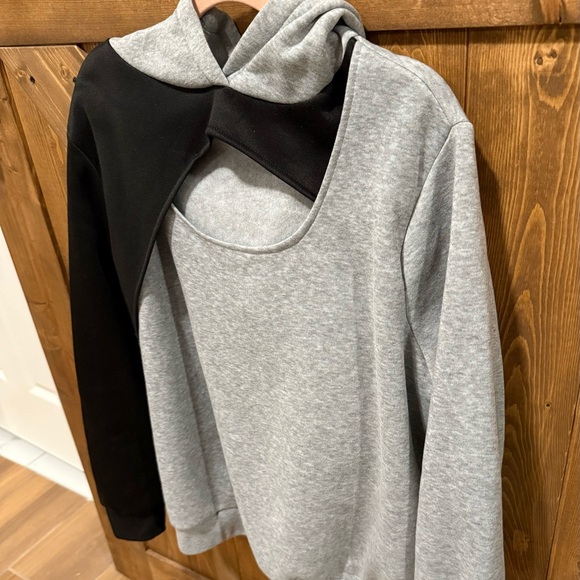 BOGO! ❤️SHEIN❤️ Curve Sweatshirt - Picture 5 of 10